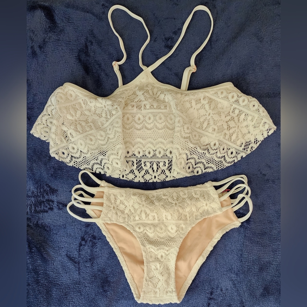 Lace Bikini Set bundle - Picture 2 of 9